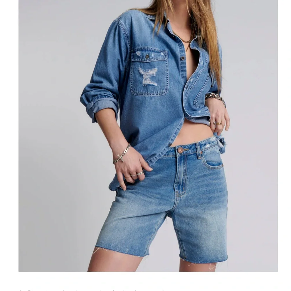 One Teaspoon Jacksons Mid Waist Wide Leg Denim Shorts size 27